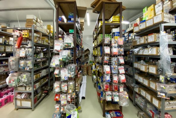 Asortyment hurtowni samochodowej Auto-Parts